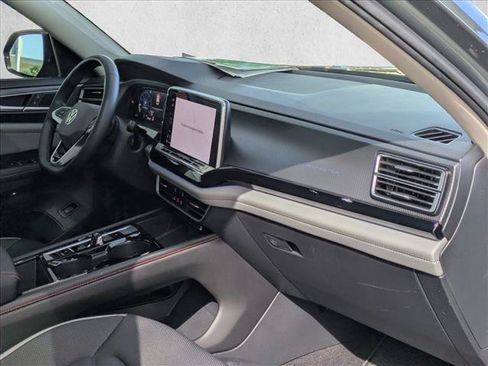 Used 2024 Volkswagen Atlas Peak Edition SE AWD/4WD image 24