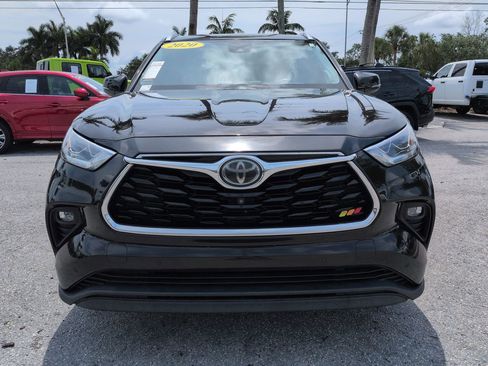 Used 2020 Toyota Highlander Limited FWD image 3