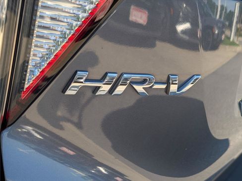 Used 2019 Honda HR-V LX image 9