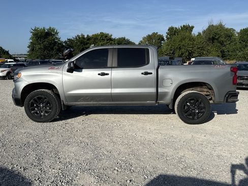 Used 2025 Chevrolet Silverado 1500 LT Trail Boss w/ Convenience Package II AWD/4WD image 3