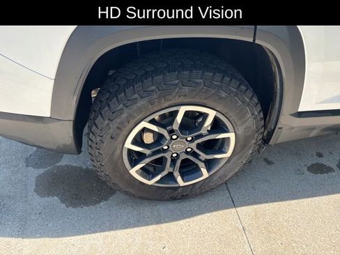 Certified 2025 Chevrolet Equinox ACTIV w/ Safety and Technology Package AWD/4WD image 10