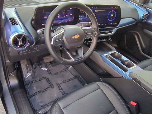 Used 2025 Chevrolet Equinox EV LT w/ Convenience Package image 12