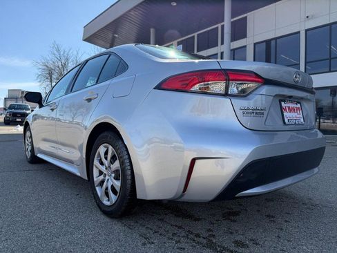 Used 2021 Toyota Corolla LE image 14
