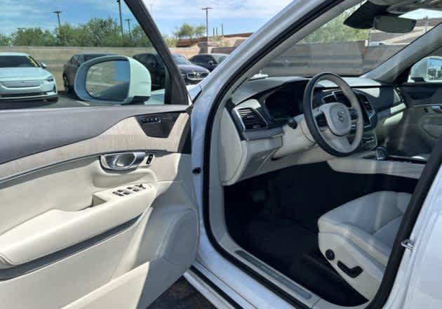 Used 2024 Volvo XC90 T8 Plus AWD/4WD image 3