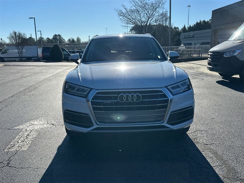 Used 2020 Audi Q5 2.0T Premium Plus w/ Premium Plus Package image 2
