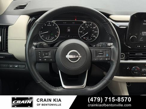 Used 2022 Nissan Pathfinder SL AWD/4WD image 13
