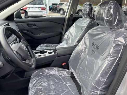 Certified 2025 Nissan Rogue S AWD/4WD image 11