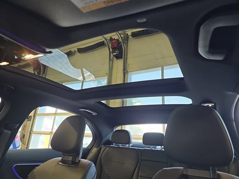 Used 2025 Mercedes-Benz C 300 Sedan image 33