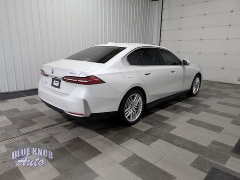 Used 2024 BMW 530i xDrive w/ Premium Package image 4