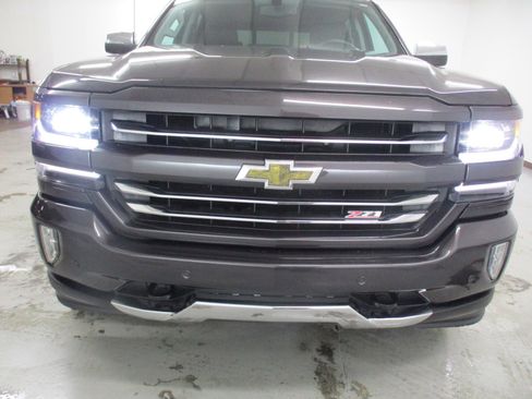 Used 2016 Chevrolet Silverado 1500 LTZ Z71 w/ LTZ Plus Package image 2