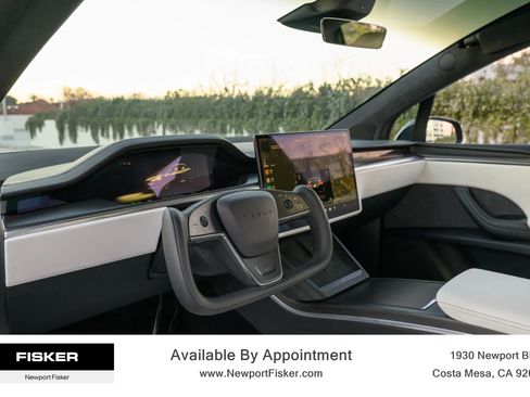 Used 2022 Tesla Model X Plaid image 11