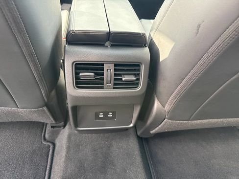 Used 2025 Nissan Rogue Platinum FWD image 29