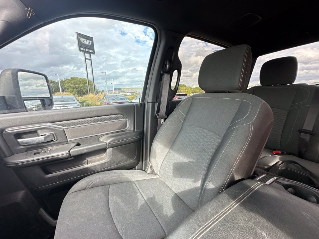 Used 2025 RAM 3500 Big Horn AWD/4WD image 9