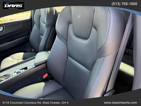 Used 2020 Volvo XC60 T5 Momentum w/ Protection Package Premier AWD/4WD image 11