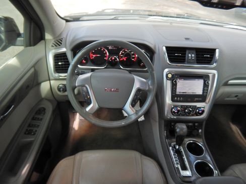 Used 2015 GMC Acadia SLT image 13