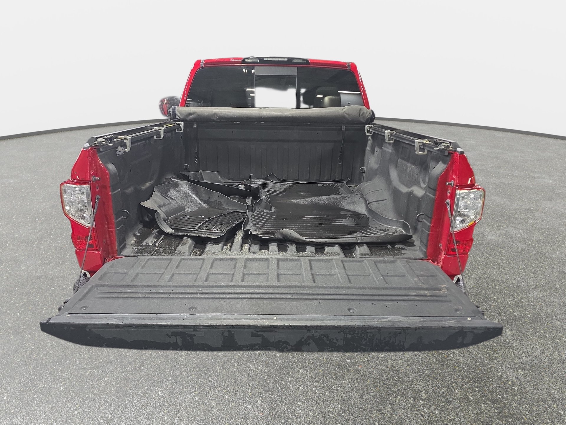 Used 2021 Nissan Titan SV w/ Accessory Utility Package AWD/4WD image 12