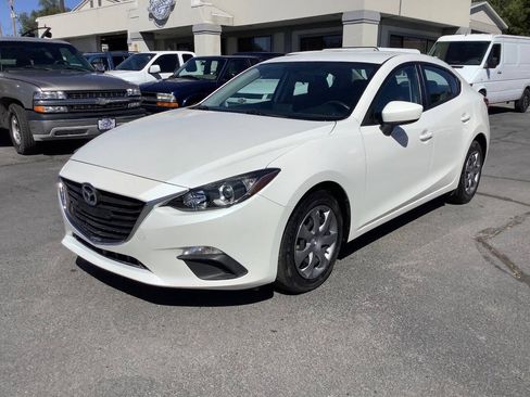 Used 2016 MAZDA MAZDA3 i Sport FWD image 2