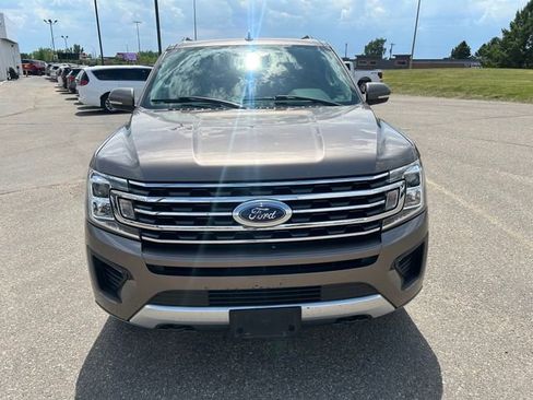 Used 2018 Ford Expedition Max XLT w/ Equipment Group 202A AWD/4WD image 2