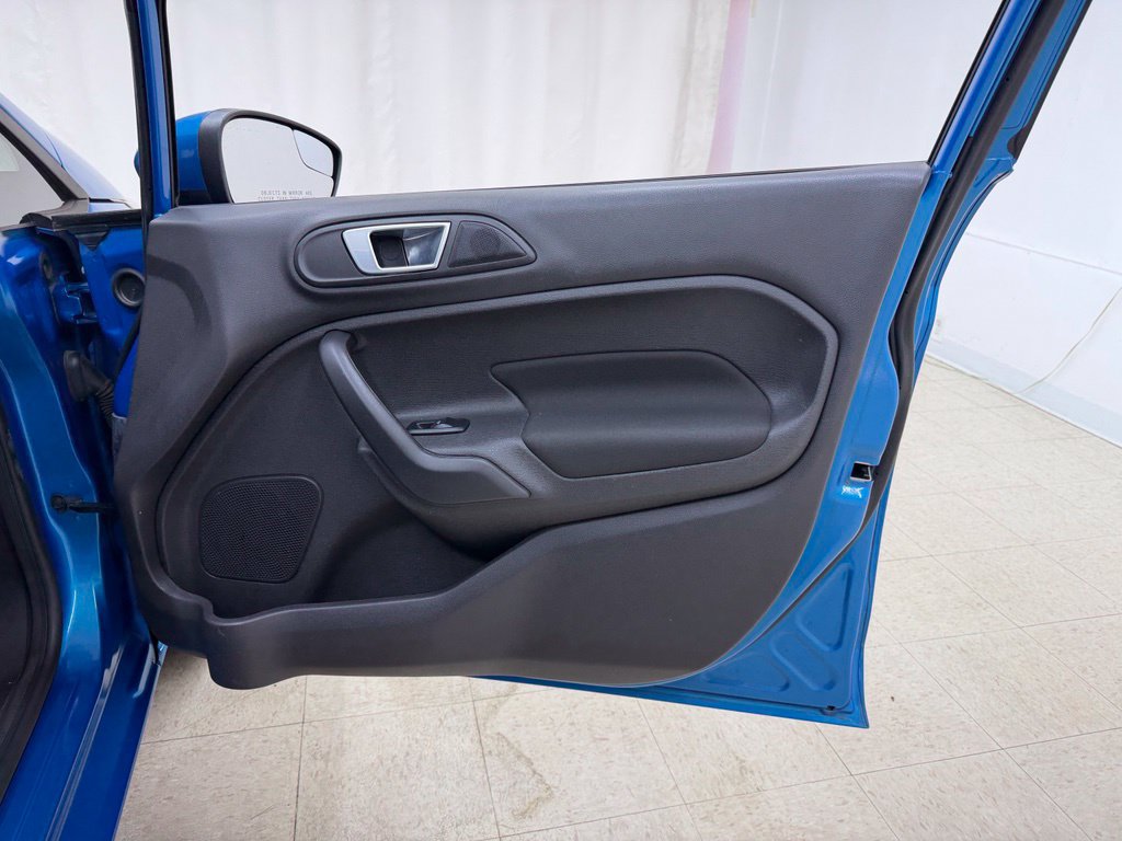 Used 2015 Ford Fiesta SE FWD image 9