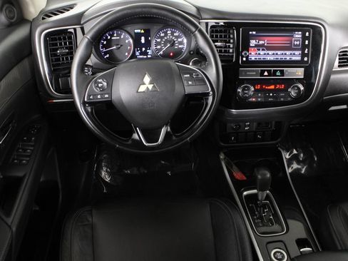 Used 2019 Mitsubishi Outlander ES AWD/4WD image 6
