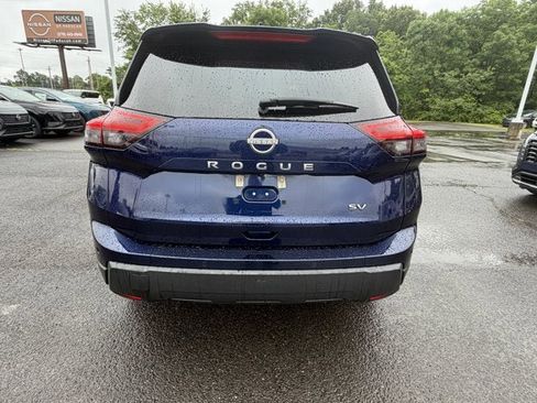 Used 2024 Nissan Rogue SV FWD image 8