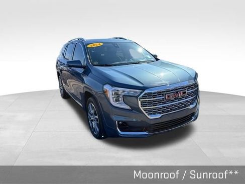 Used 2024 GMC Terrain Denali w/ Denali Premium Package image 3