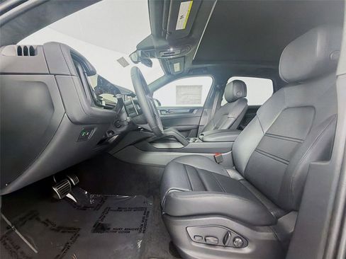 New 2026 Porsche Cayenne GTS AWD/4WD image 5