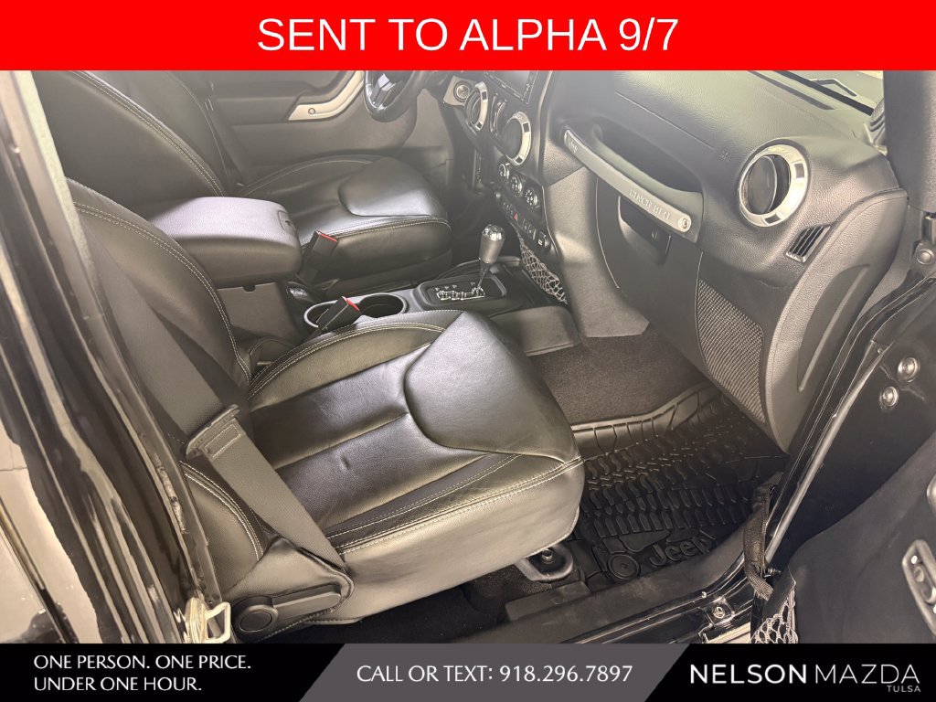Used 2014 Jeep Wrangler Unlimited Rubicon w/ Connectivity Group AWD/4WD image 38