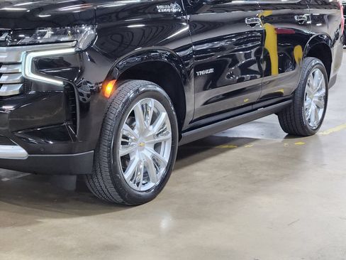 Used 2024 Chevrolet Tahoe High Country w/ Premium Package AWD/4WD image 17