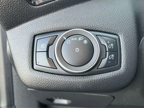 Used 2019 Ford Escape Titanium image 32