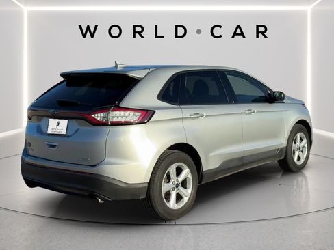 Used 2018 Ford Edge SE FWD image 3