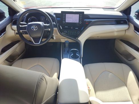Used 2021 Toyota Camry LE image 12
