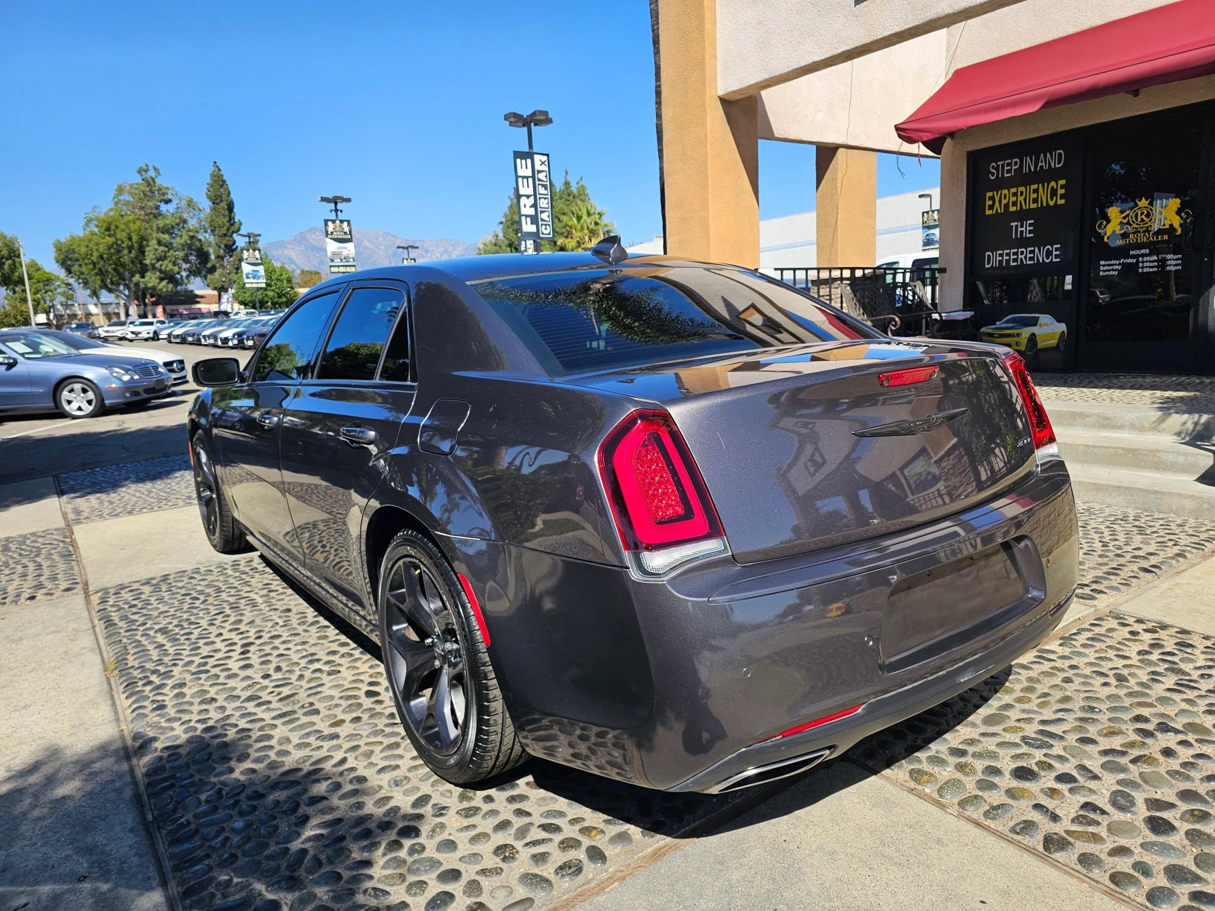 Used 2021 Chrysler 300 Touring L RWD image 7