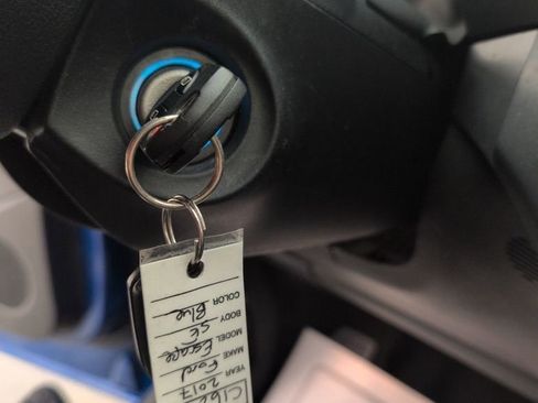 Used 2017 Ford Escape SE image 44