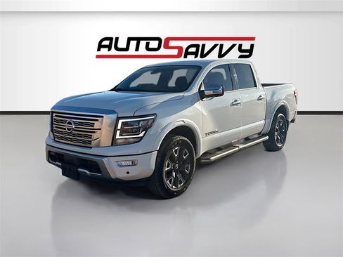 Used 2022 Nissan Titan Platinum Reserve w/ Moonroof Package image 3