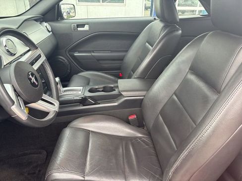 Used 2006 Ford Mustang Convertible image 9