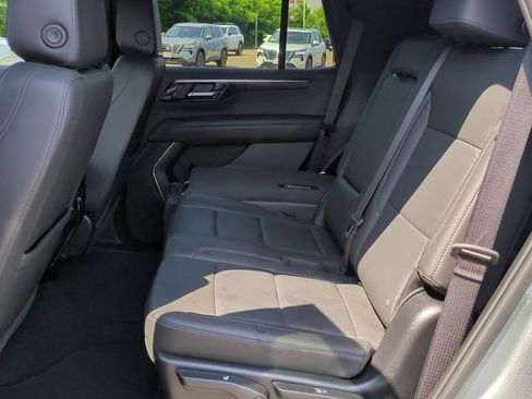 Used 2025 Chevrolet Tahoe Z71 AWD/4WD image 13