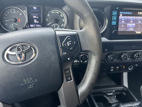 Used 2018 Toyota Tacoma TRD Sport w/ Technology Package RWD image 18
