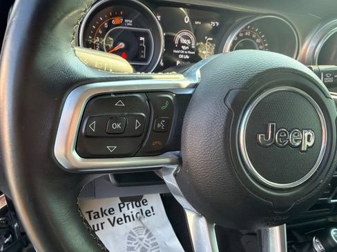 Used 2018 Jeep Wrangler Unlimited Sahara AWD/4WD image 14