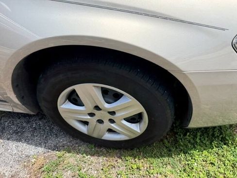 Used 2010 Chevrolet Impala LS FWD image 10