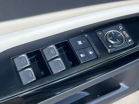 Used 2025 Lexus ES 300h w/ Premium Package FWD image 14