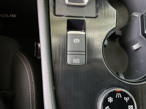 Used 2025 Nissan Rogue S AWD/4WD image 21