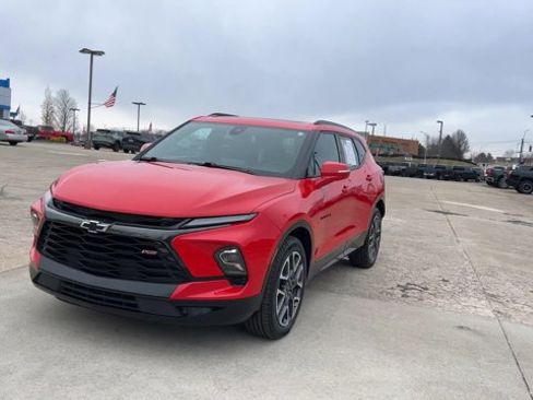 Used 2023 Chevrolet Blazer RS w/ Enhanced Convenience Package image 4