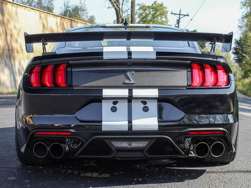 Used 2022 Ford Mustang Shelby GT500 w/ Carbon Fiber Track Pack image 7