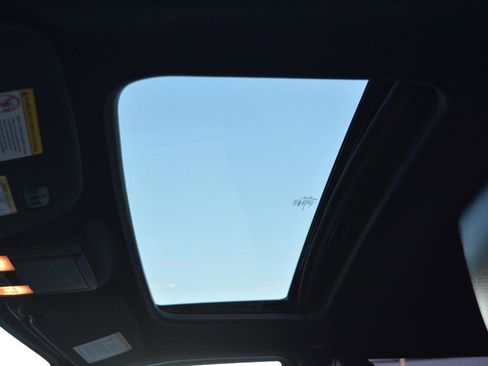 Used 2016 Ford Expedition Limited image 32