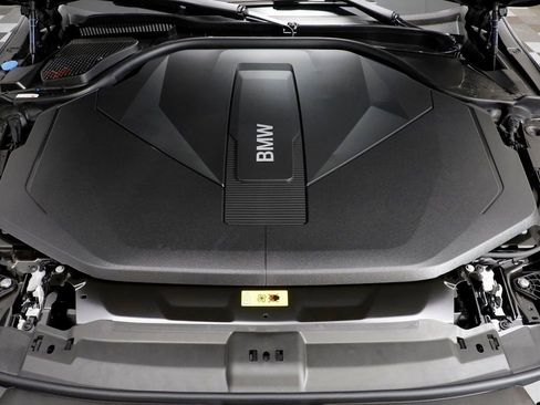 Used 2025 BMW i5 xDrive40 w/ Premium Package image 25