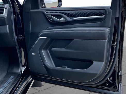 Used 2023 GMC Yukon Denali RWD image 23