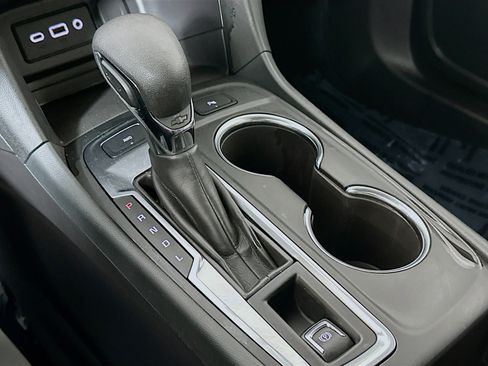 Used 2024 Chevrolet Equinox LT image 16