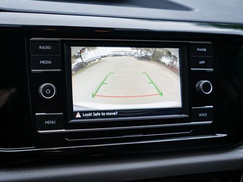 Used 2022 Volkswagen Taos S FWD image 18
