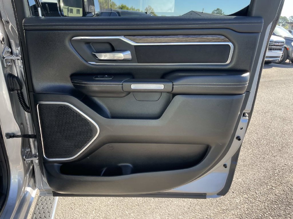 Used 2019 RAM 1500 Laramie AWD/4WD image 27